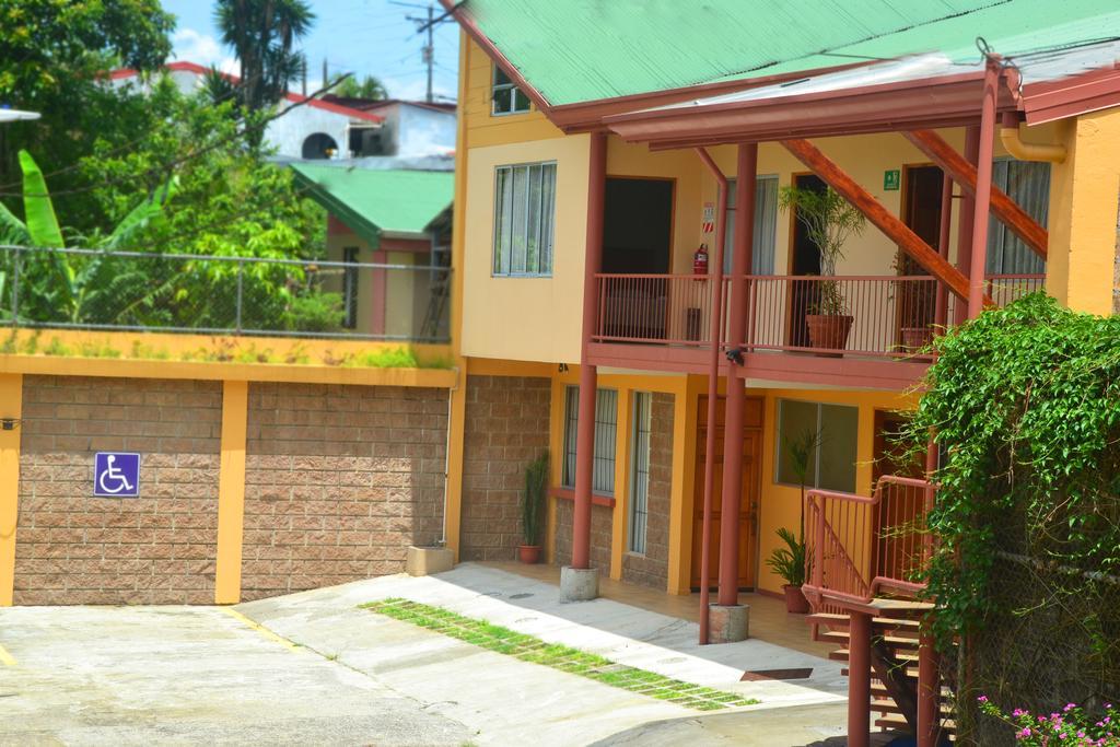 Hotel La Villa Quesada  エクステリア 写真