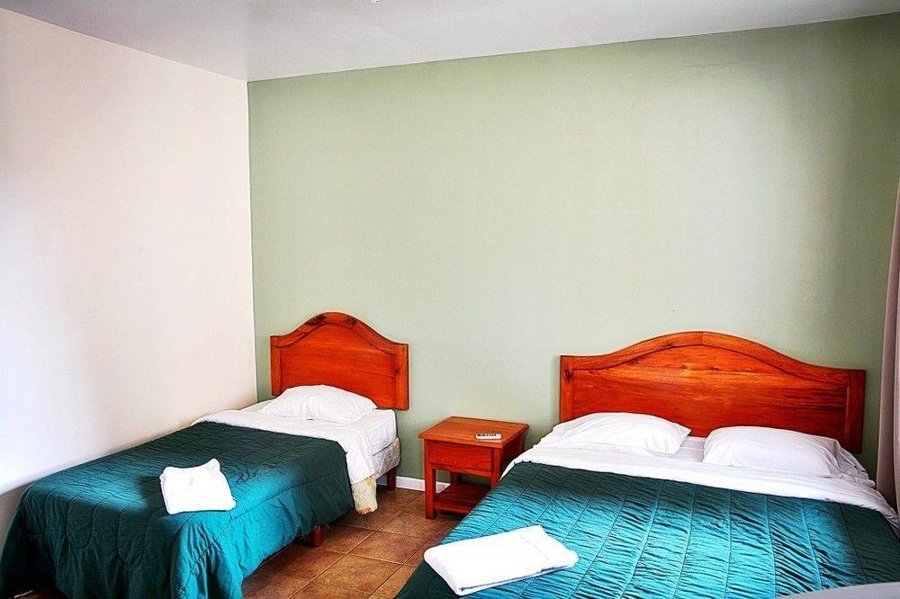 Hotel La Villa Quesada  エクステリア 写真