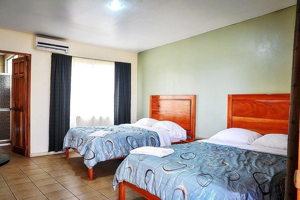 Hotel La Villa Quesada  エクステリア 写真
