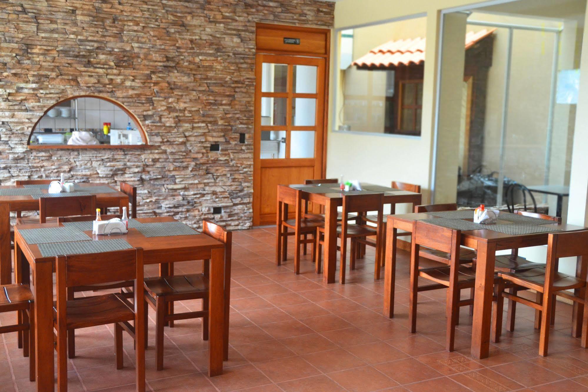 Hotel La Villa Quesada  エクステリア 写真