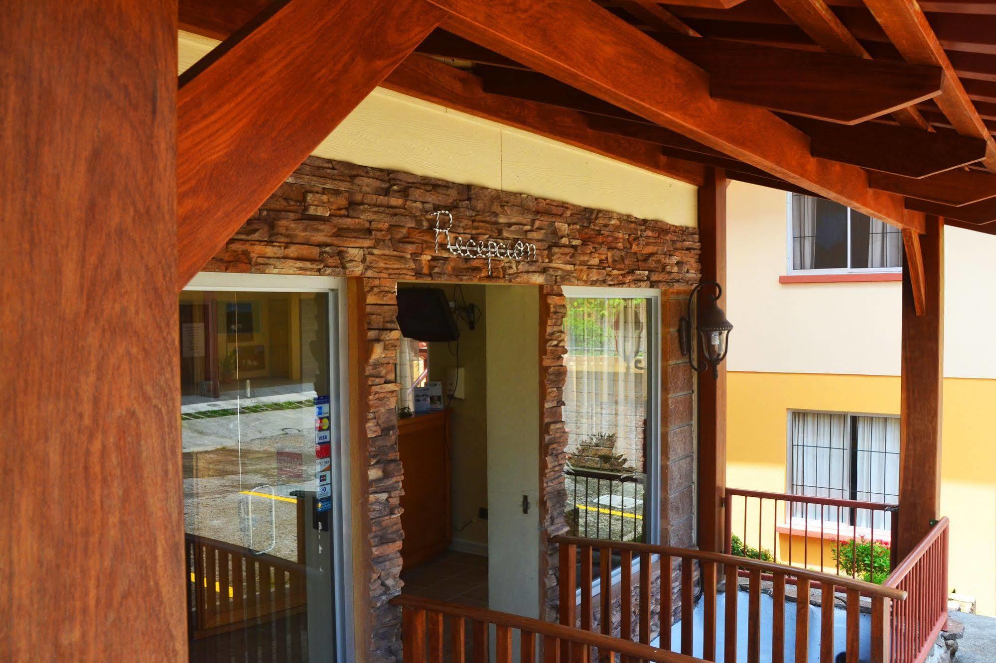 Hotel La Villa Quesada  エクステリア 写真