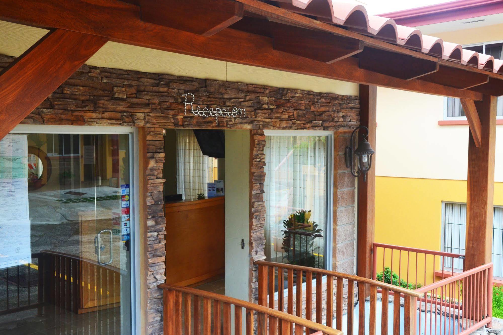Hotel La Villa Quesada  エクステリア 写真